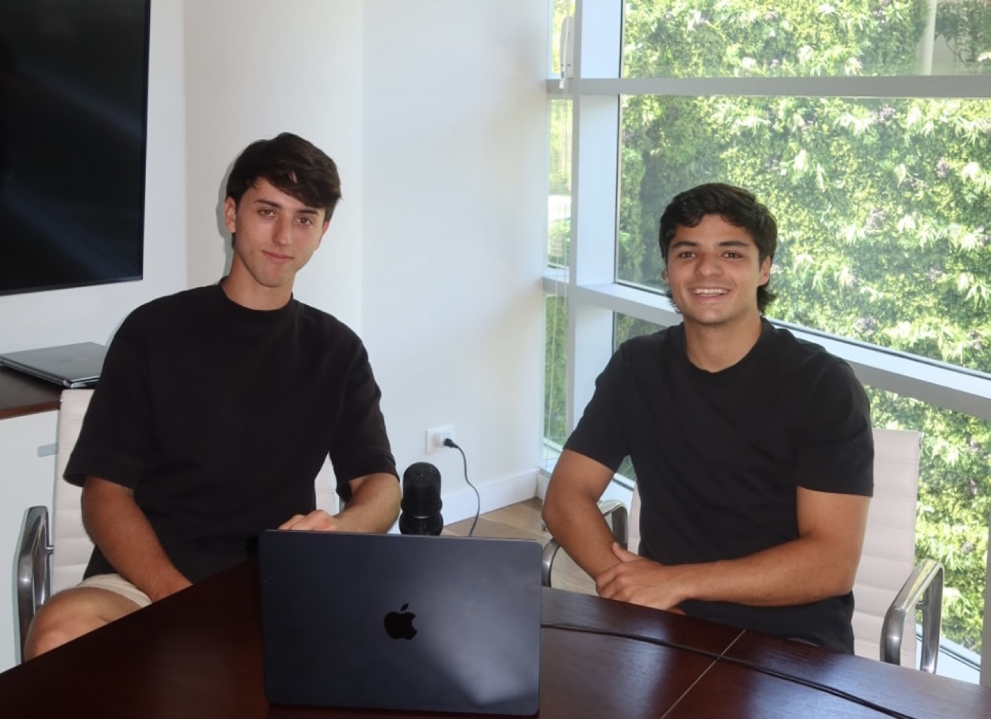 Mati y Nacho, de Atom AI